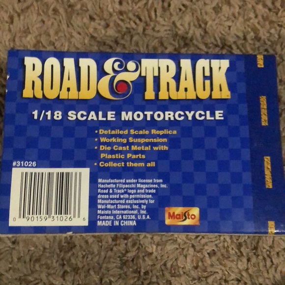 NIB Road & Track 1/18 scale Honda motorcycle - Picture 10 of 11
